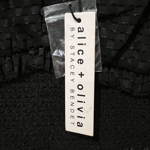 Alice + Olivia Rianna Puff Sleeve Smocked Crop Top in Black (L) - Picture 12 of 13